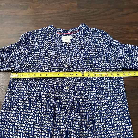 HD in Paris Kaveri blue & white print long sleeve henley top size 4 - Picture 11 of 12